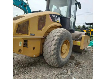 压路机 CATERPILLAR