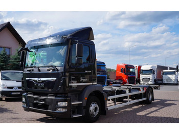 驾驶室底盘卡车 MAN TGM 15.250