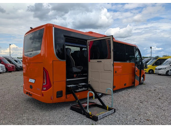 小型巴士 IVECO Daily