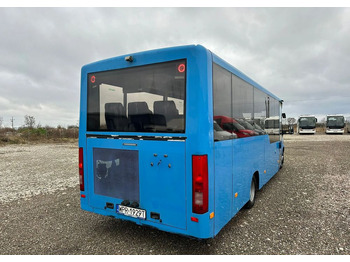 小型巴士, 小型客车 Mercedes-Benz Sprinter 516：图4