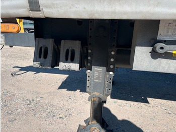 侧帘卡车 Orten AG 18   Liftachse   Staplerhalterung：图5