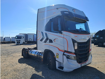 牵引车 IVECO