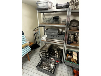 工业设备 Lagerhylla med diverse för restaurang - redskap, skålar m.m.:图1
