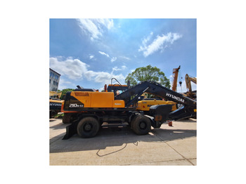 轮式挖掘机 HYUNDAI