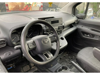 无侧窗厢式货车 TOYOTA Proace
