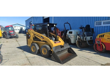 滑移装载机 CATERPILLAR 216