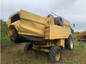联合收割机 New Holland TX 32：图3