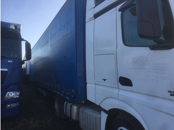 侧帘半拖车 KRONE SD