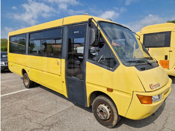 校車 IVECO