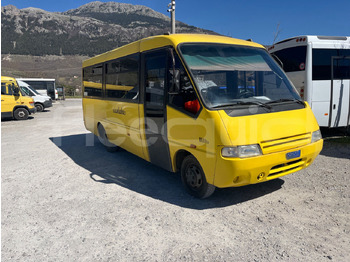 校車 IVECO
