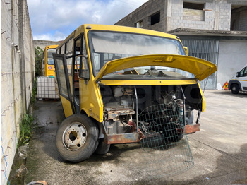 校車 IVECO