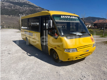 校車 IVECO