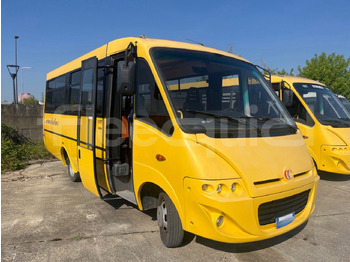 校車 IVECO