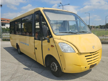 校車 IVECO