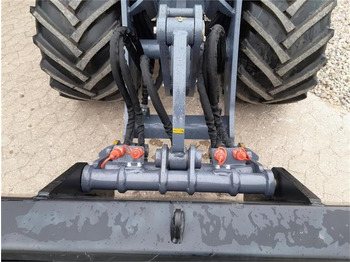 紧凑型装载机 Eurotrac w13f：图4