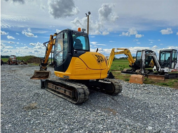 小型挖掘机 JCB 8080 Engconin pyörittäjällä：图4