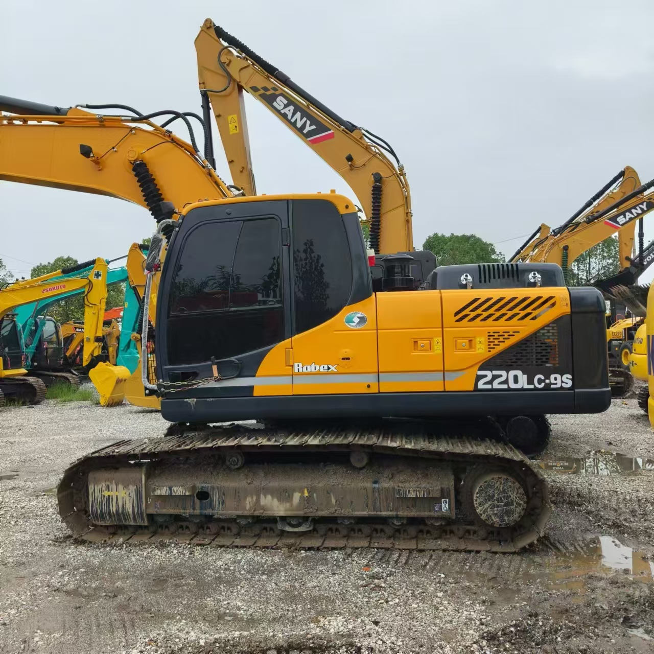 履带式挖掘机 HYUNDAI