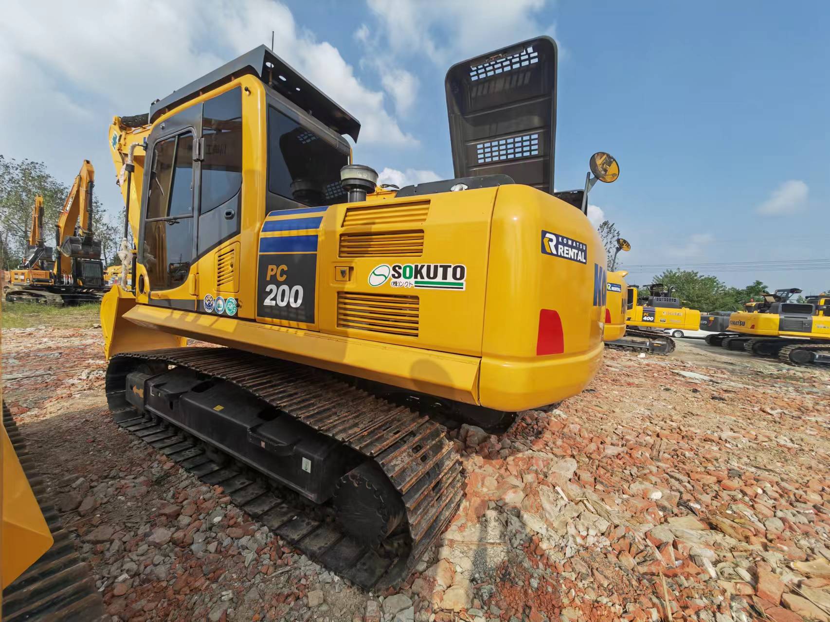 履带式挖掘机 KOMATSU PC200