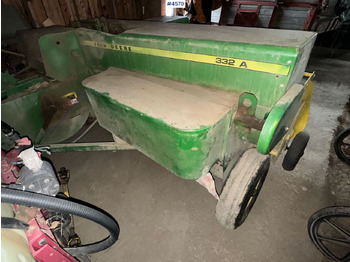 干草和饲料设备 JOHN DEERE