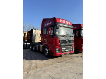 牵引车 SHACMAN