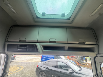 驾驶室和内部 FORD