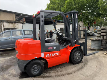 柴油叉车 HELI FD35:图4 柴油叉车 HELI FD35:图4