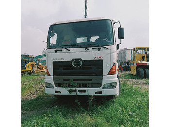 牵引车 HINO 700：图2