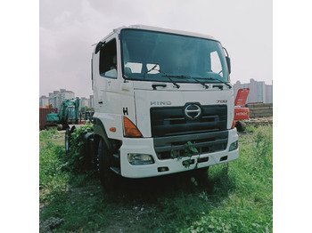 牵引车 HINO 700：图3