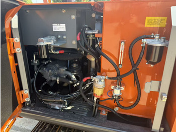 挖掘机 HITACHI ZX60：图5