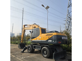 轮式挖掘机 HYUNDAI R210