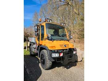 除雪车 UNIMOG U400