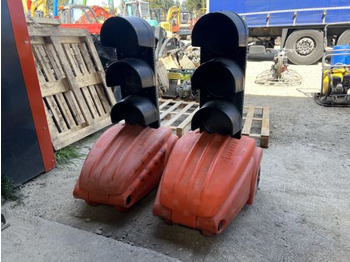 : 标题部分照片