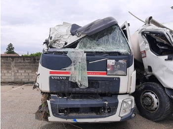 Interior photo 1: 罐车 VOLVO FL 280 CITERNE Interior photo 1: 罐车 VOLVO FL 280 CITERNE