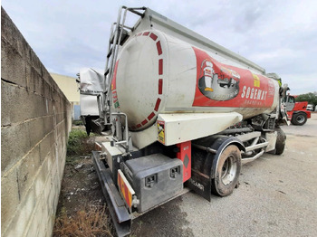 Interior photo 3: 罐车 VOLVO FL 280 CITERNE Interior photo 3: 罐车 VOLVO FL 280 CITERNE