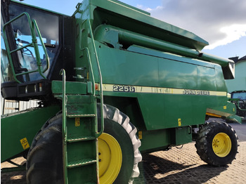 联合收割机 JOHN DEERE 2256