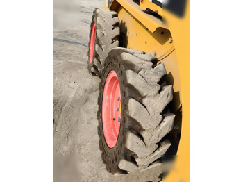 滑移装载机 CATERPILLAR 226B：图4