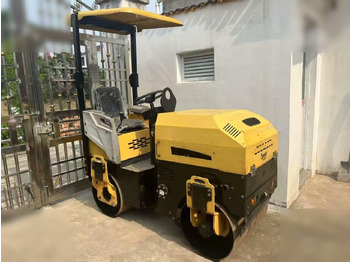 碾压机 BOMAG
