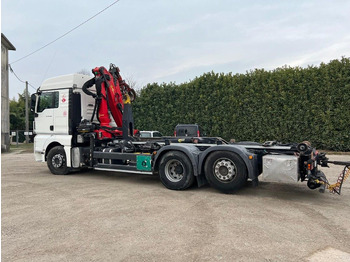 吊钩升降车, 起重车 MAN TGX 26.480 SCARRABILE CON GRU：图4