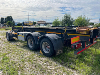 滚出式/ 箕斗拖车 PIACENZA