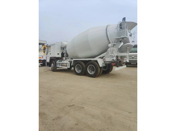 混凝土搅拌车 HOWO 375 Cement Mixer Truck 6*4:图4 混凝土搅拌车 HOWO 375 Cement Mixer Truck 6*4:图4