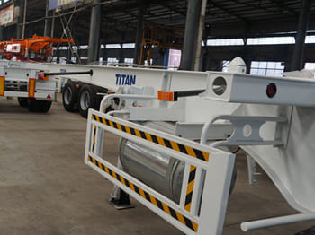 新的 底盘半拖车 用于运输 集装箱 TITAN Shipping Container Trailer for Sale in Ghana：图2