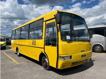 校車 IVECO