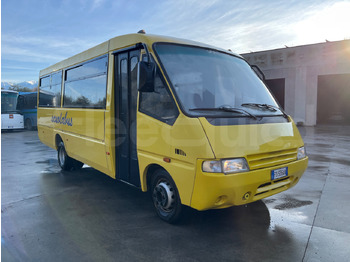 校車 IVECO
