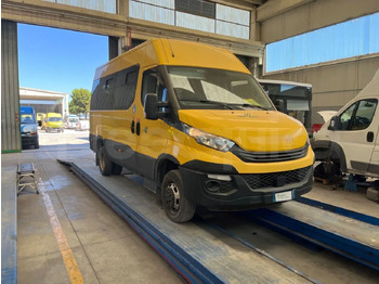 校車 IVECO Daily