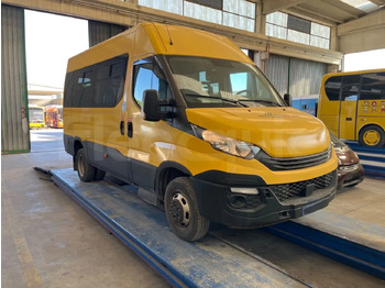 校車 IVECO Daily