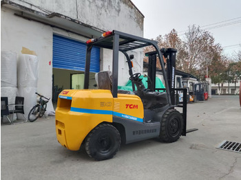 柴油叉车 TCM FD30 Japan brand used 3 ton diesel forklift Customizable mast clamps：图2