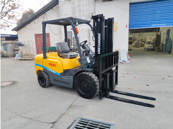 柴油叉车 TCM FD30 Japan brand used 3 ton diesel forklift Customizable mast clamps：图5