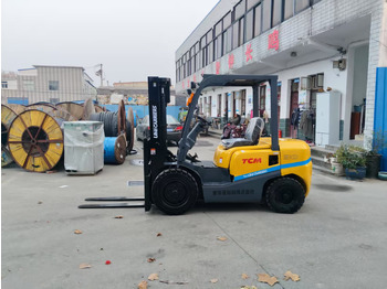 柴油叉车 TCM FD30 Japan brand used 3 ton diesel forklift Customizable mast clamps：图4