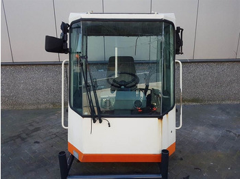 驾驶室和内部 SCHAEFF