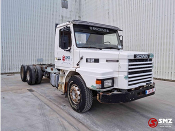 驾驶室底盘卡车 SCANIA 92